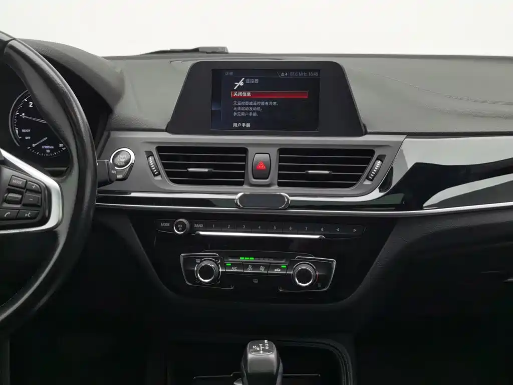 BMW 1 Series 2019 — фото 12