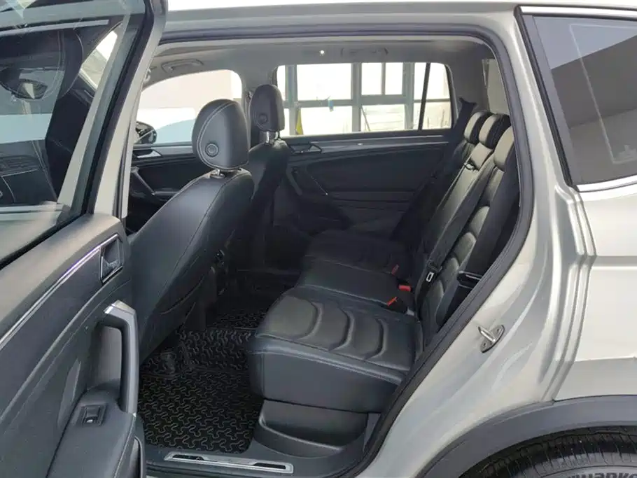 Volkswagen Tiguan L 2021 — фото 11