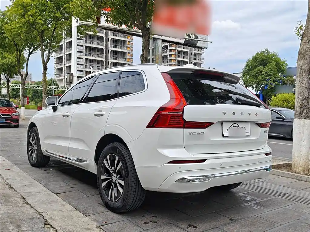 Volvo XC60 2024 — фото 7