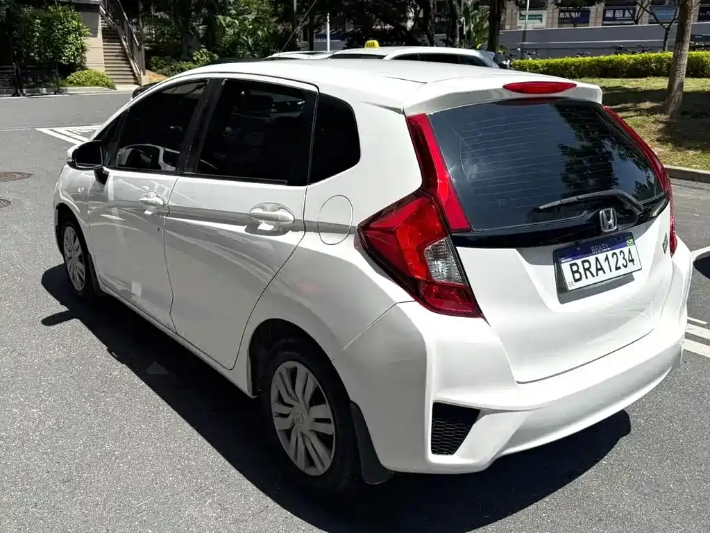 Honda Fit 2015 — фото 9