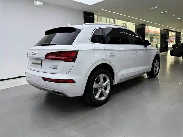 Audi Q5L 2020