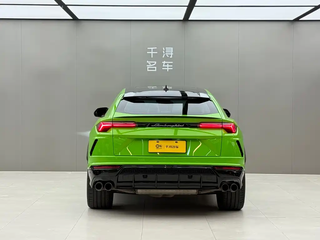 Lamborghini Urus 2022 — фото 15
