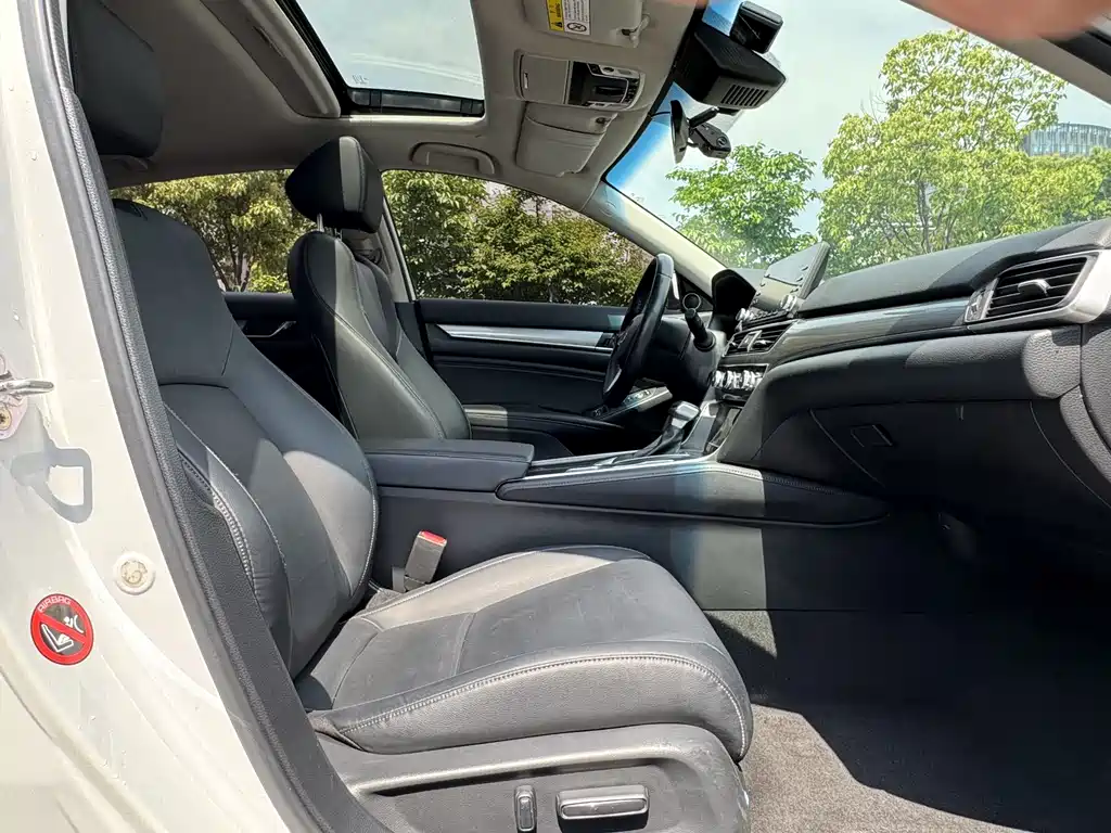 Honda Accord 2020 — фото 12