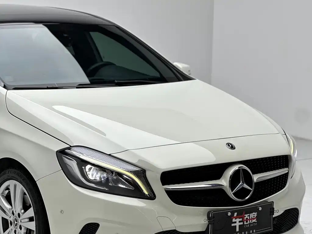 Mercedes-Benz A-Class 2018 — фото 11