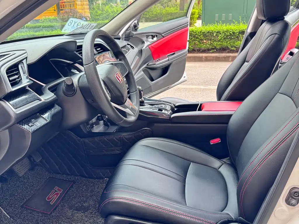 Honda Civic 2018 — фото 11