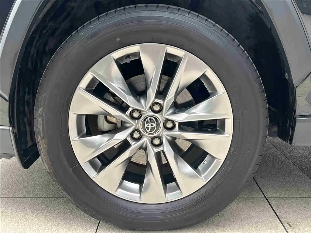 Toyota Wildlander 2023 — фото 12