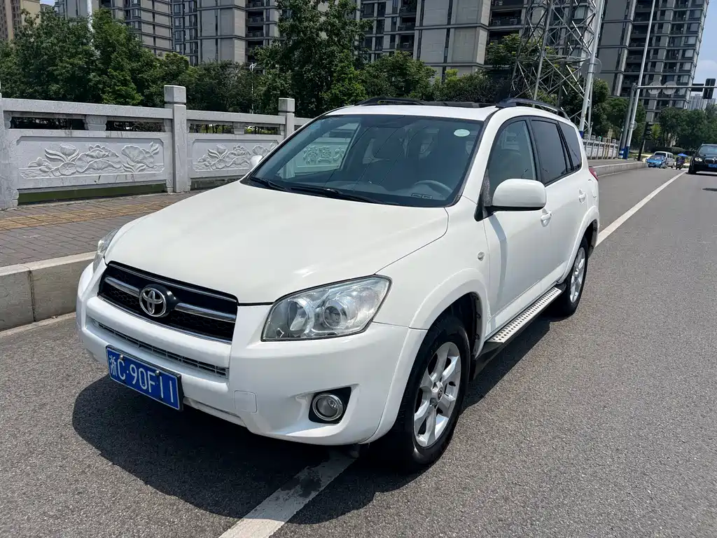 Toyota RAV4 2010