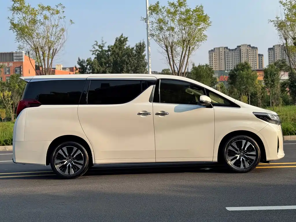 Toyota Alphard 2018 — фото 28