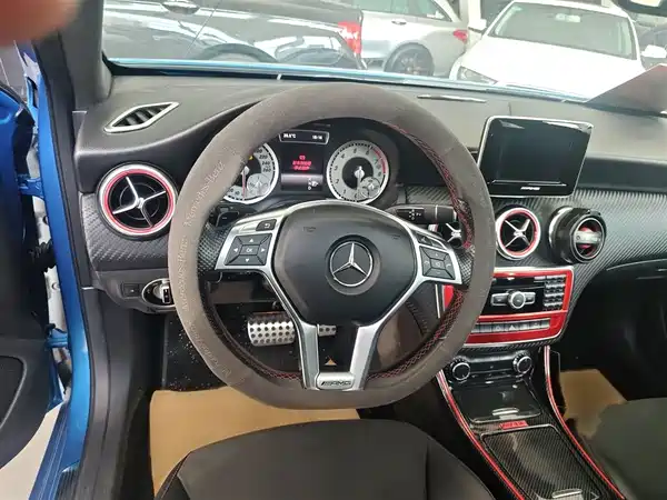 Mercedes-Benz A-Class 2015