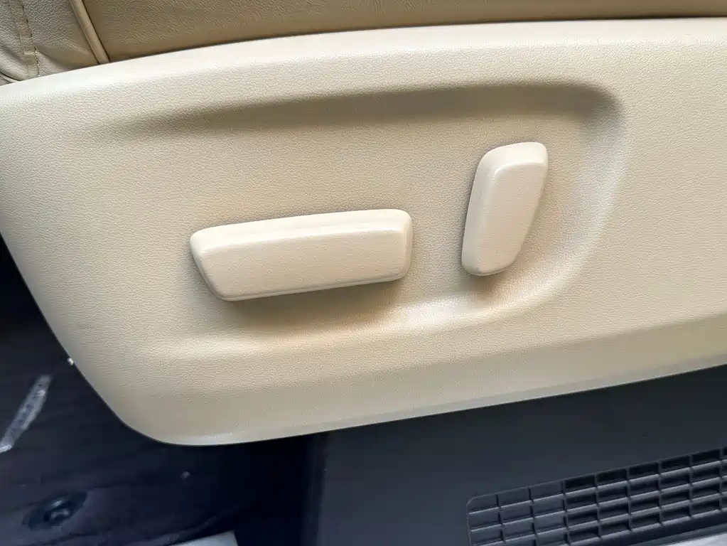 Toyota Vellfire 2022 — фото 13