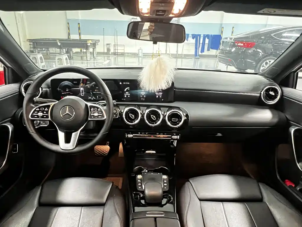 Mercedes-Benz A-Class 2021 — фото 11
