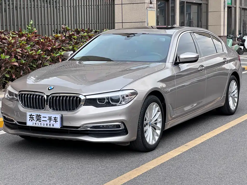 BMW 5 Series 2018 — фото 1