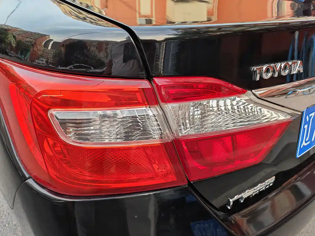 Toyota Camry 2012 — фото 16