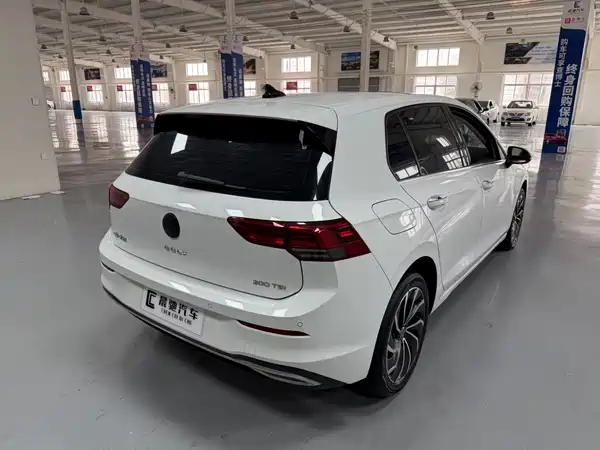 Volkswagen Golf 2021