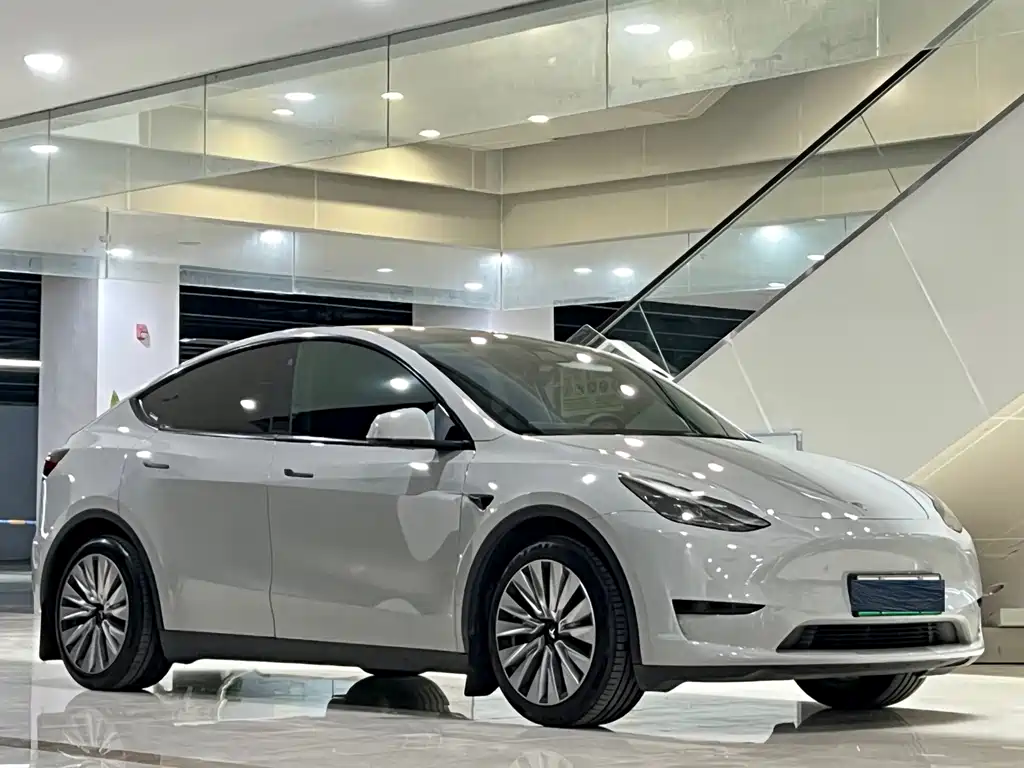 Tesla Model Y 2022 — фото 3