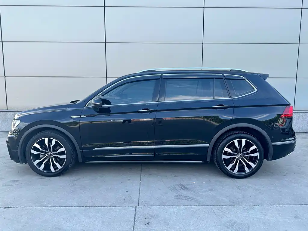 Volkswagen Tiguan L 2021 — фото 23