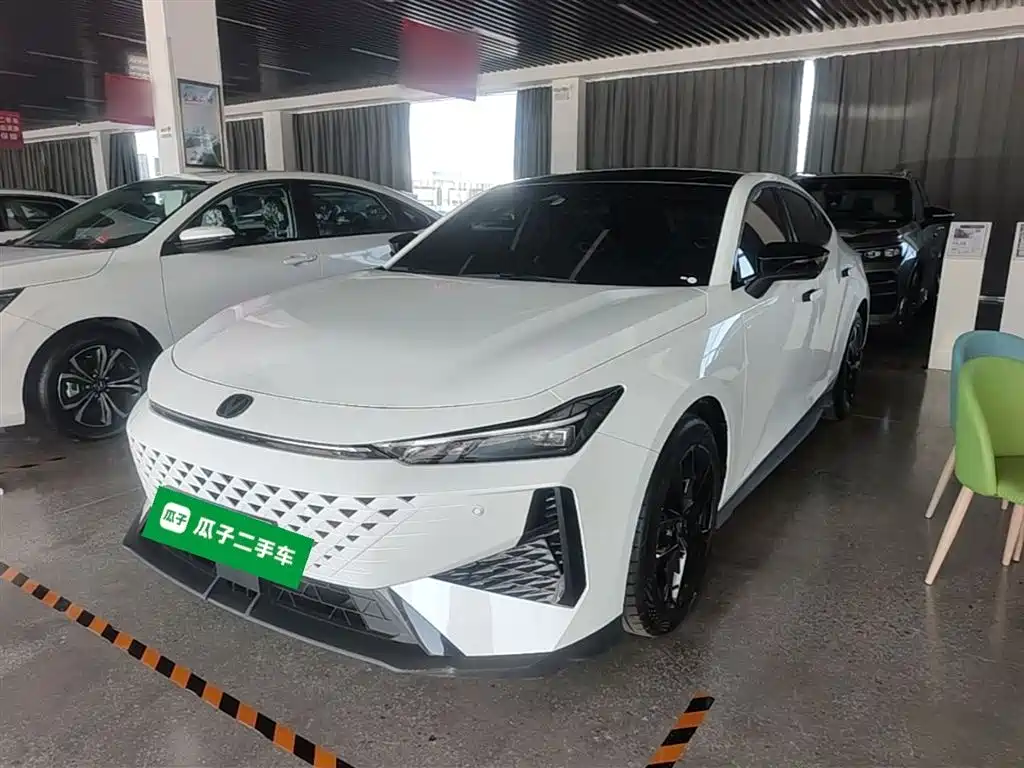 Changan UNI-V 2025