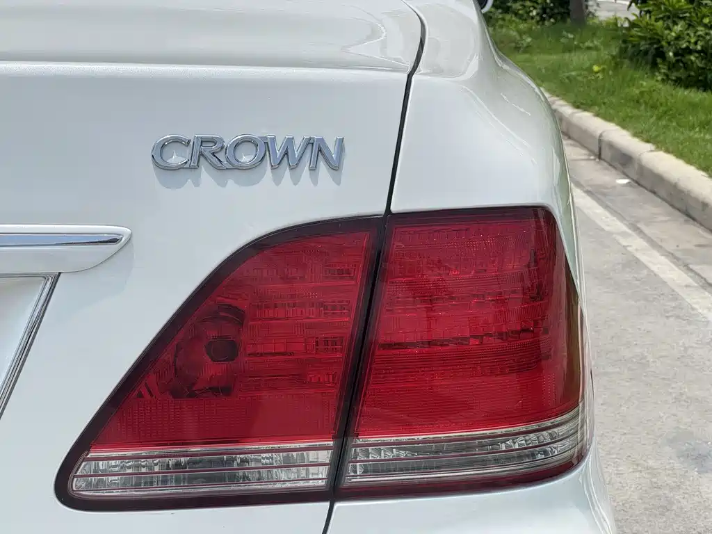 Toyota Crown 2005 — фото 17