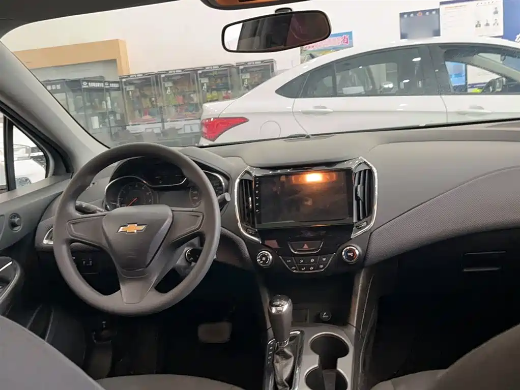 Chevrolet Cruze 2018 — фото 11