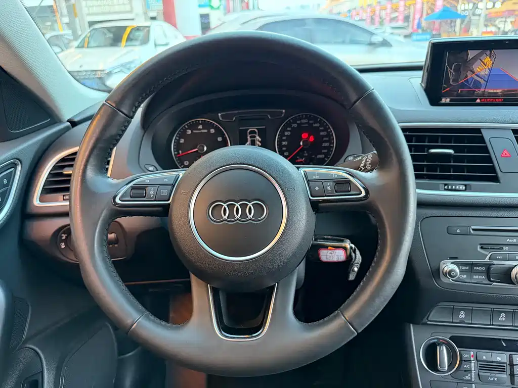 Audi Q3 2018 — фото 22
