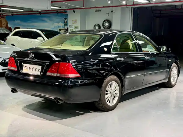 Toyota Crown 2005