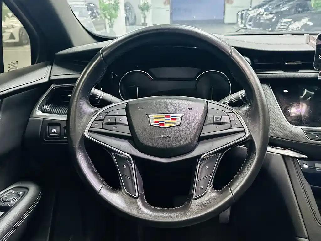 Cadillac XT5 2021 — фото 10