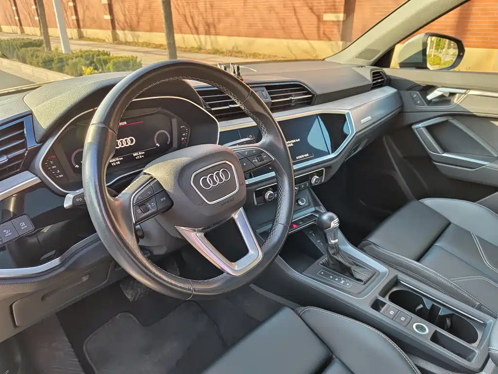 Audi Q3 2023 — фото 22