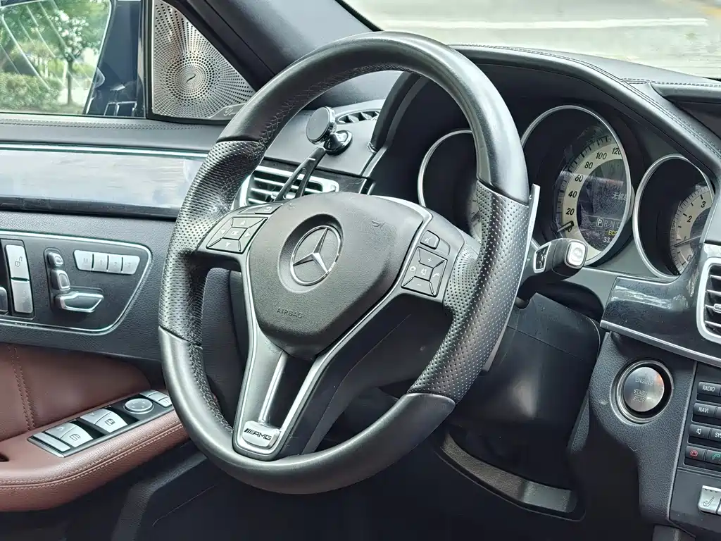 Mercedes-Benz E-Class 2014 — фото 14