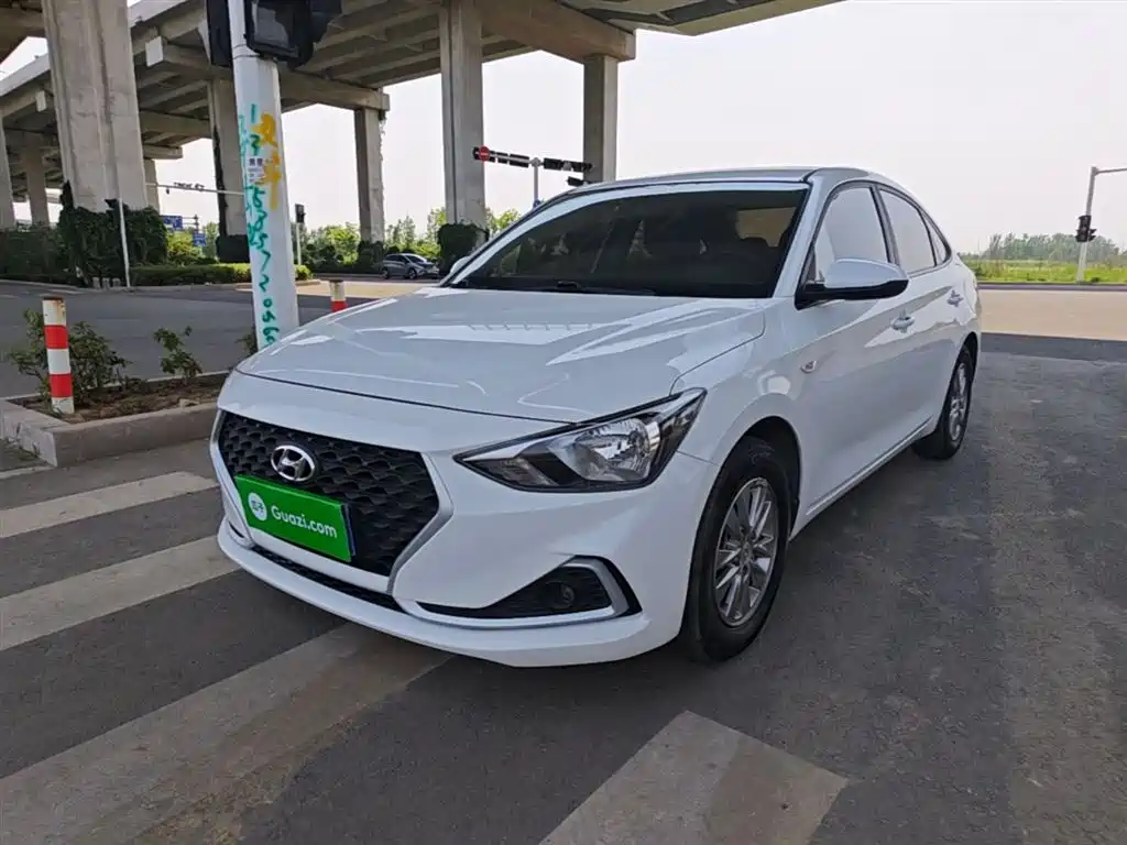 Hyundai Elantra 2019 — фото 2