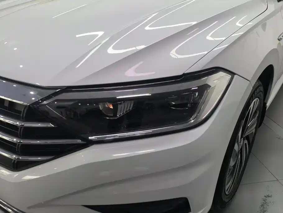 Volkswagen Sagitar 2022