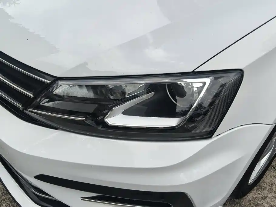 Volkswagen Sagitar 2019