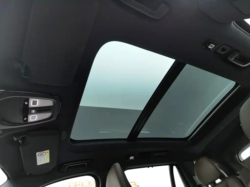 Volvo XC90 2023 — фото 14