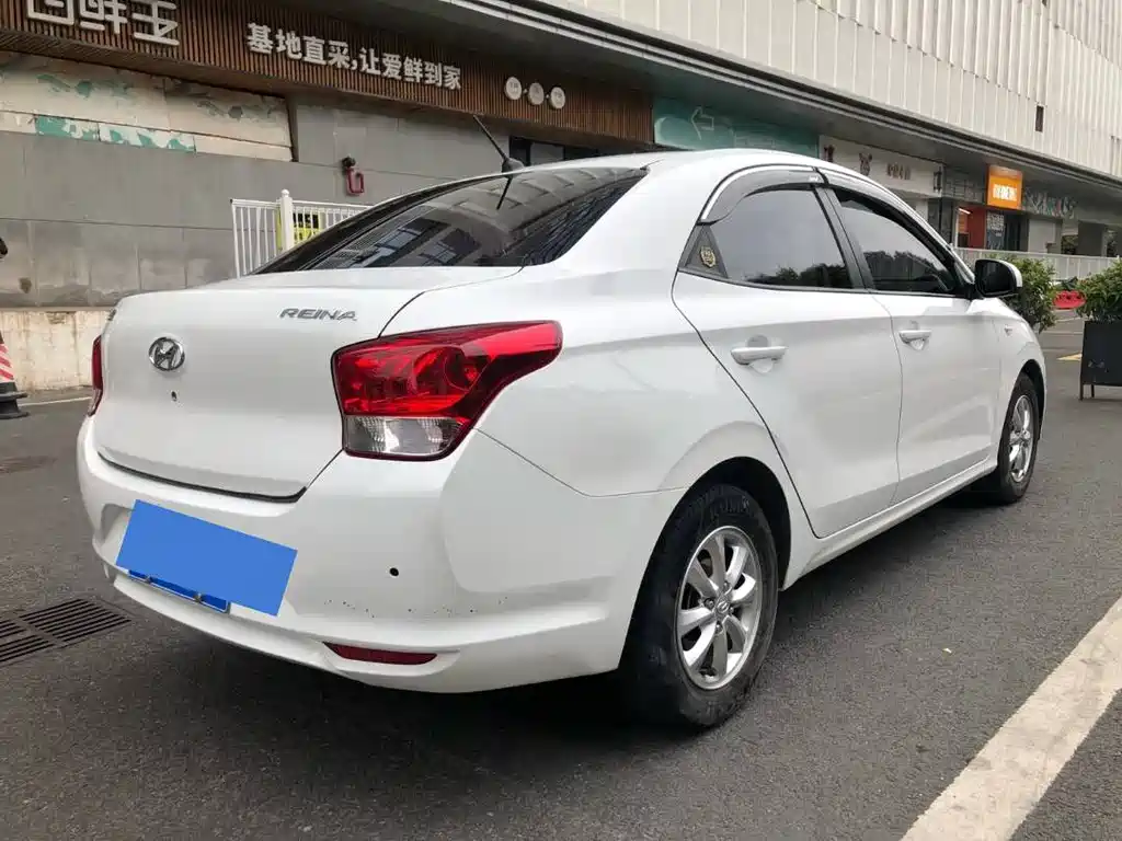 Hyundai Verna 2018 — фото 10