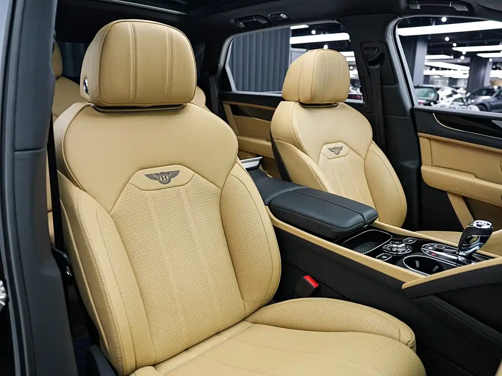 Bentley Bentayga 2023 — фото 17