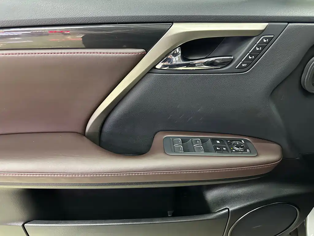 Lexus RX 2020 — фото 18