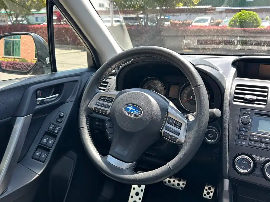 Subaru Forester 2015 — фото 36