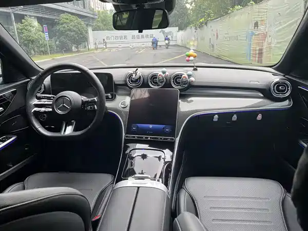 Mercedes-Benz C-Class 2024