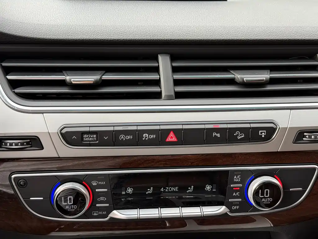 Audi Q7 2017 — фото 13