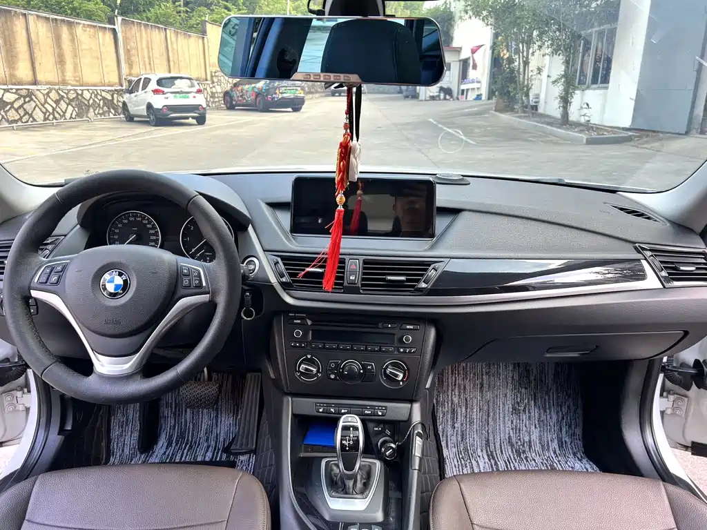 BMW X1 2016 — фото 11