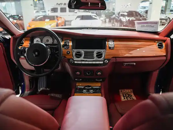 Rolls-Royce Ghost 2015