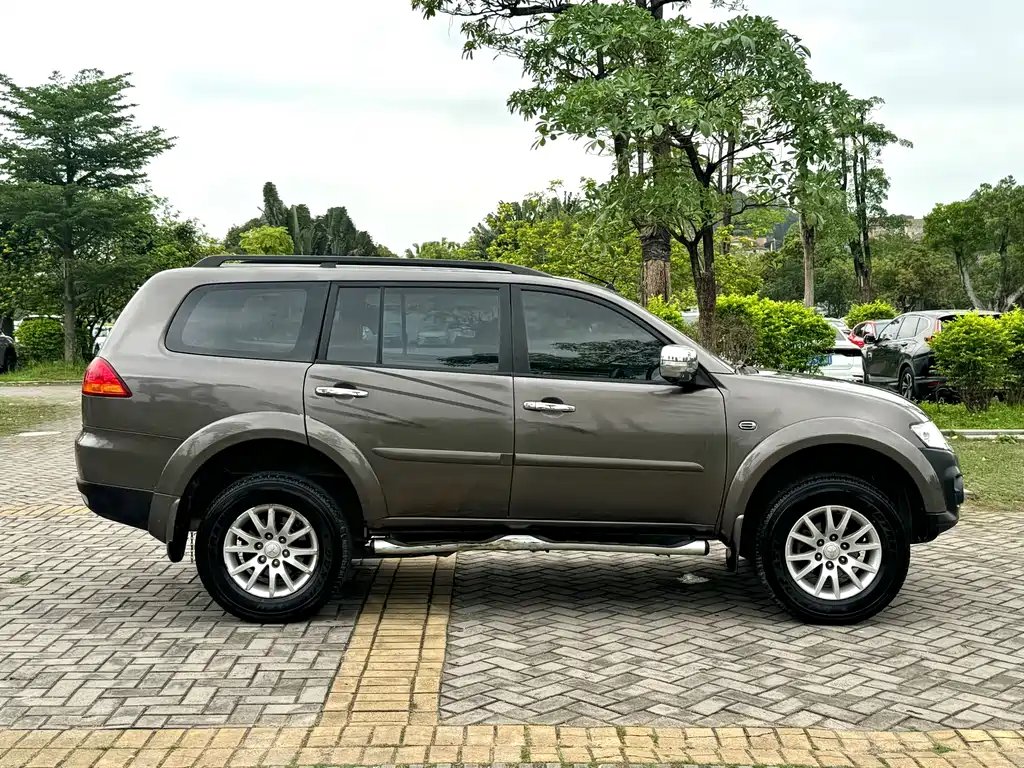 Mitsubishi Pajero Sport 2015 — фото 12