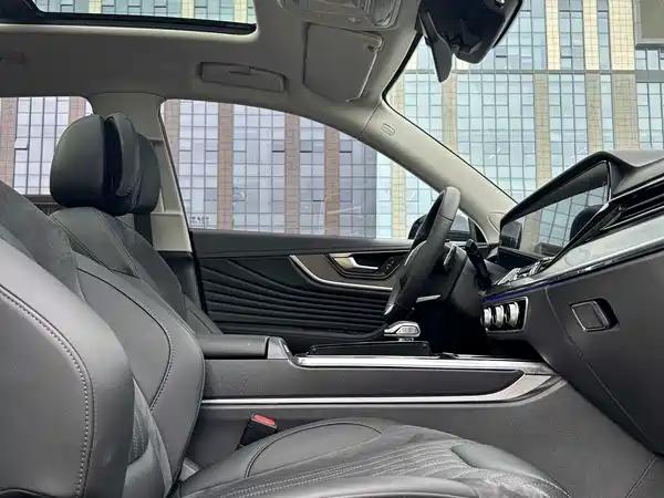 Hongqi HS5 2023