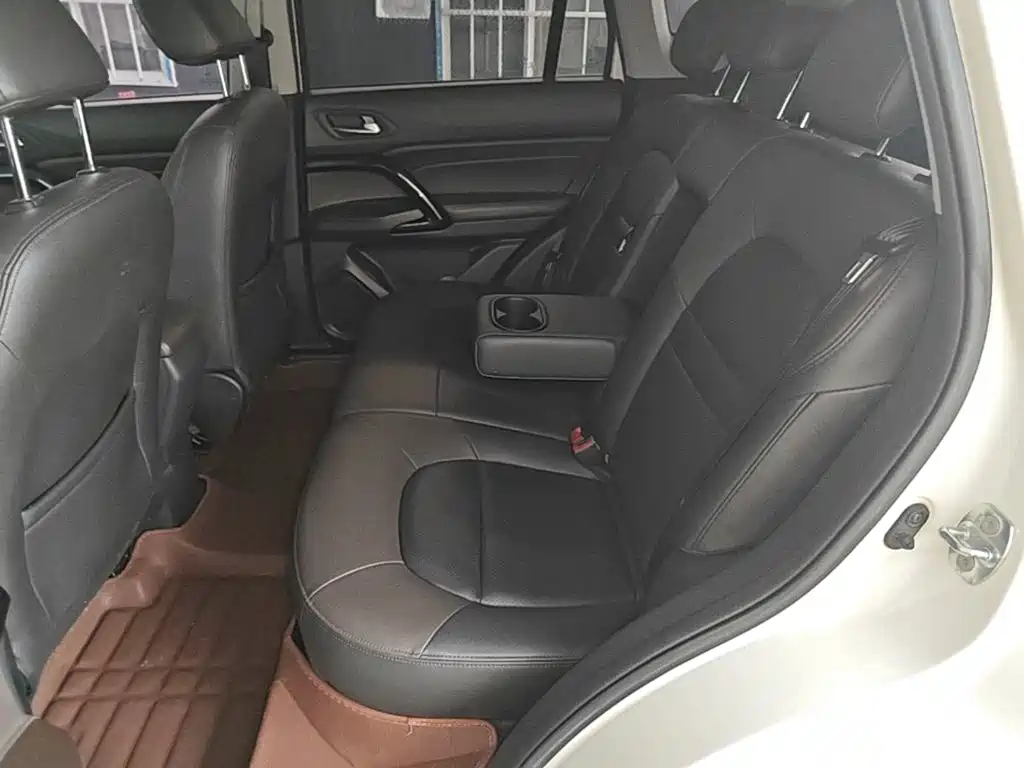 GAC Trumpchi GS4 2016 — фото 17