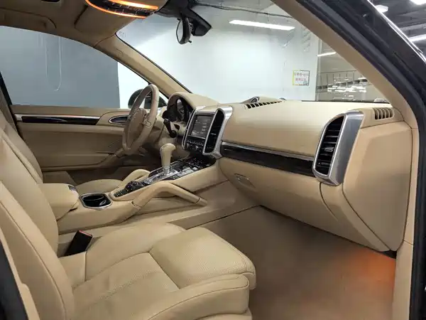 Porsche Cayenne 2011