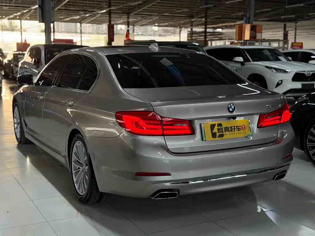 BMW 5 Series New Energy 2019 — фото 19