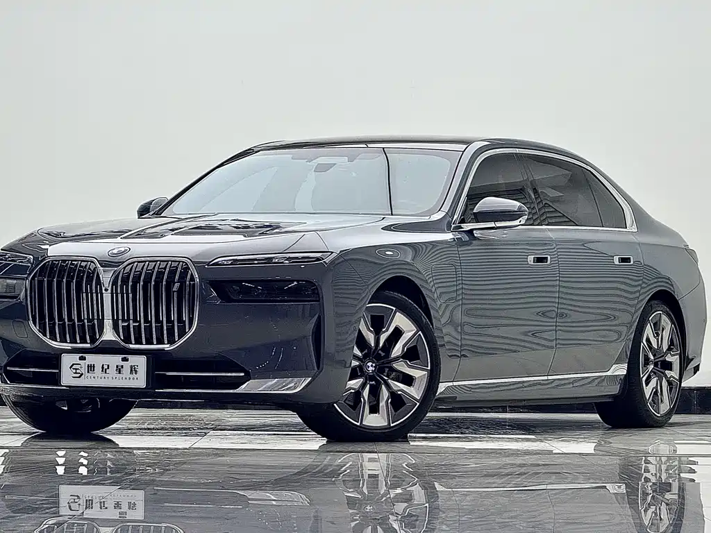 BMW i7 2023 — фото 2