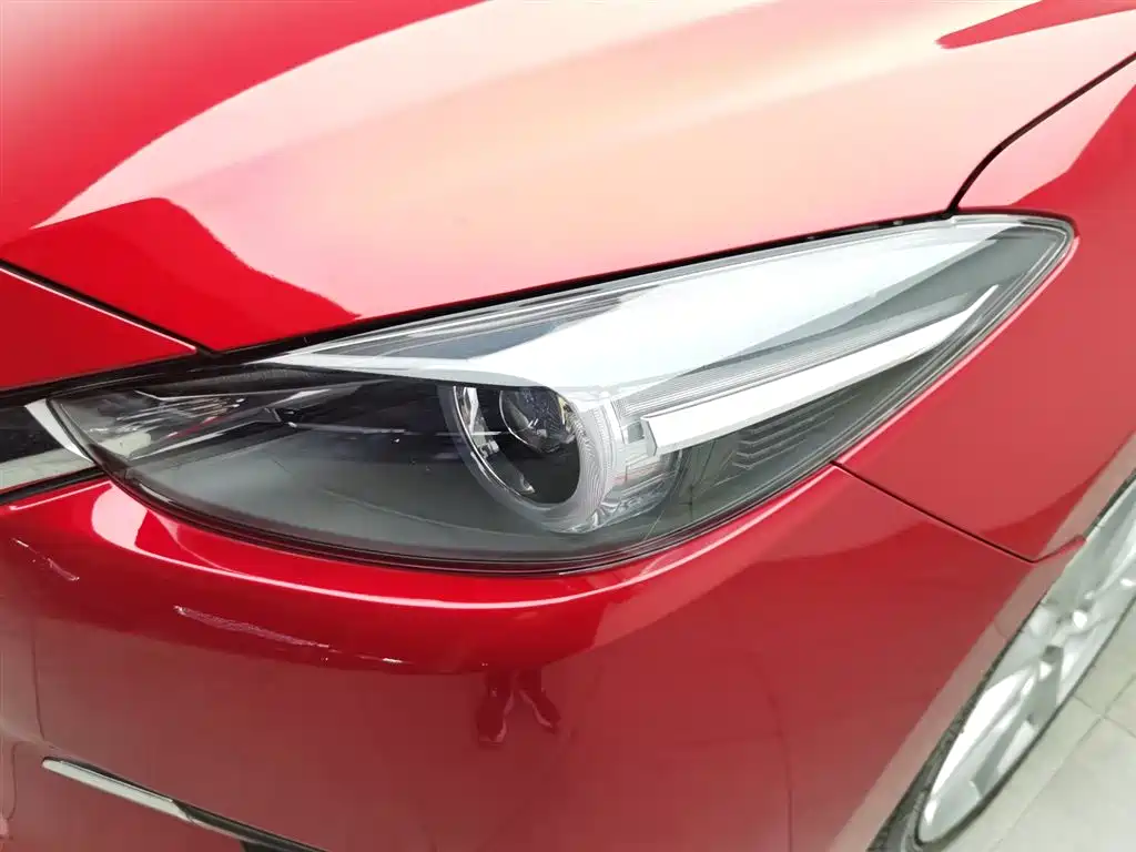 Mazda 3 Axela 2019 — фото 7
