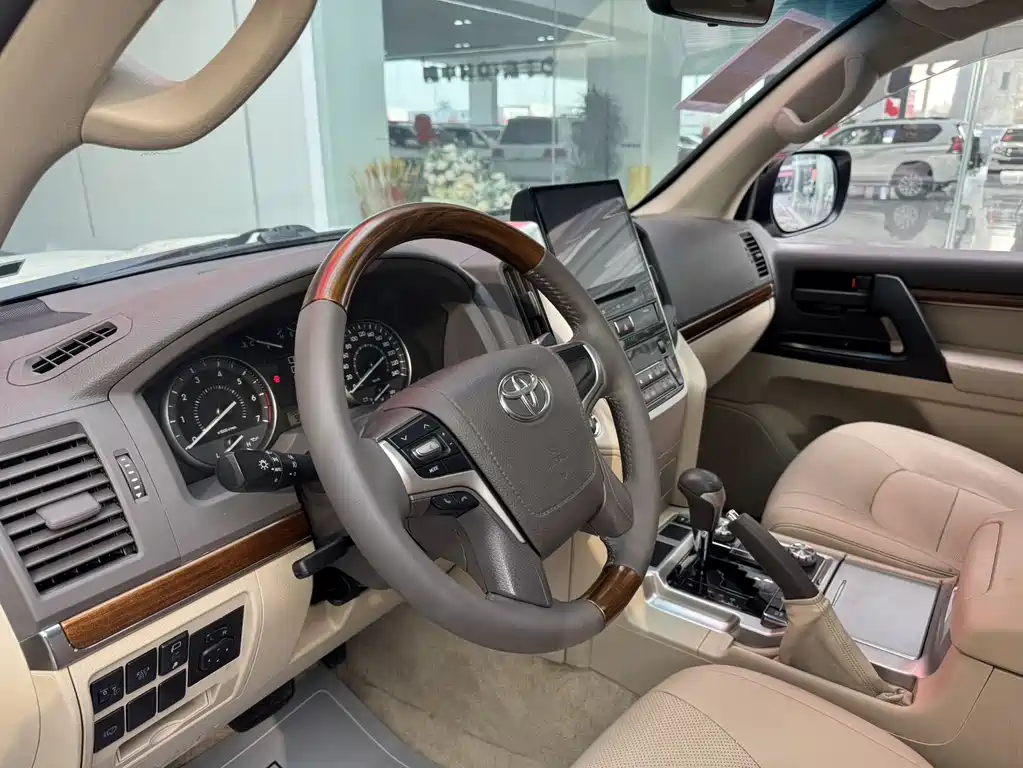 Toyota Land Cruiser 2018 — фото 14