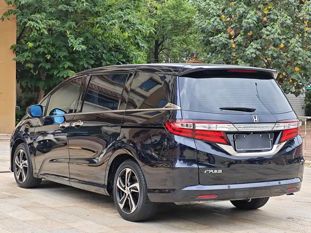 Honda Odyssey 2017 — фото 6