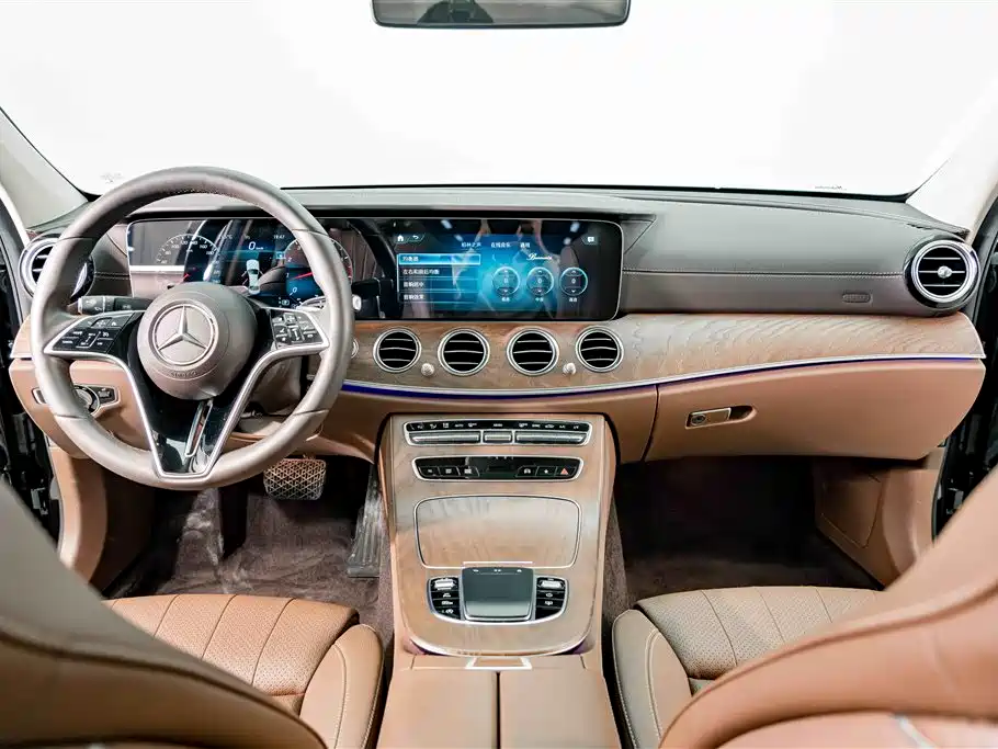 Mercedes-Benz E-Class 2022 — фото 12